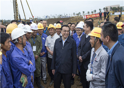 2015年，國(guó)務(wù)院總理李克強(qiáng)視察位于海南的中天建設(shè)集團(tuán)第七建設(shè)公司項(xiàng)目部