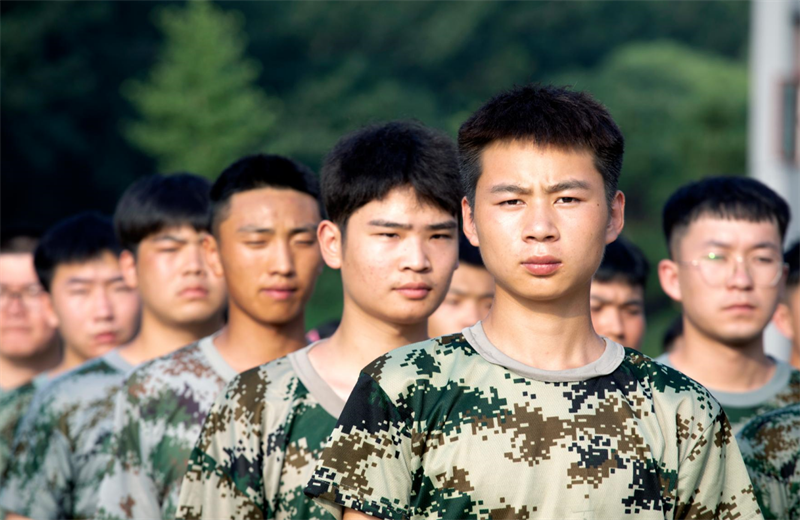 2021年7月6日，中天北京集團(tuán)百名應(yīng)屆大學(xué)生褪下便服換上軍裝，在訓(xùn)練場(chǎng)上接受為期2天的軍訓(xùn)，享受入職前的第一份美好記憶。